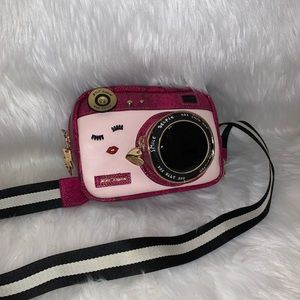 Betsey Johnson camera crossbody! 📸